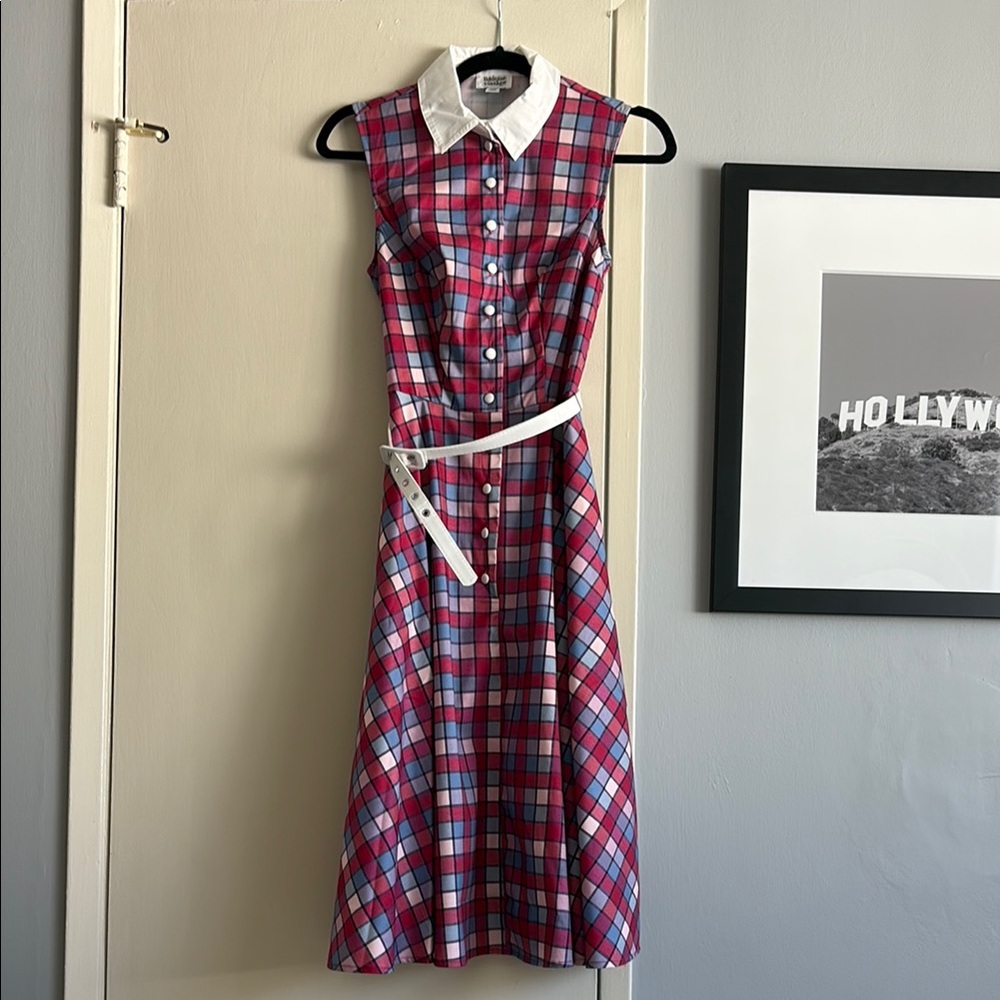 Unique Vintage Dress size XS/2 Plaid Sleeveless Dress with Belt